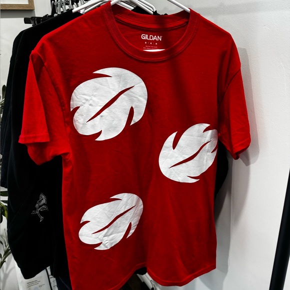 Gildan Other - Gildan Red and White Short Sleeve Tees